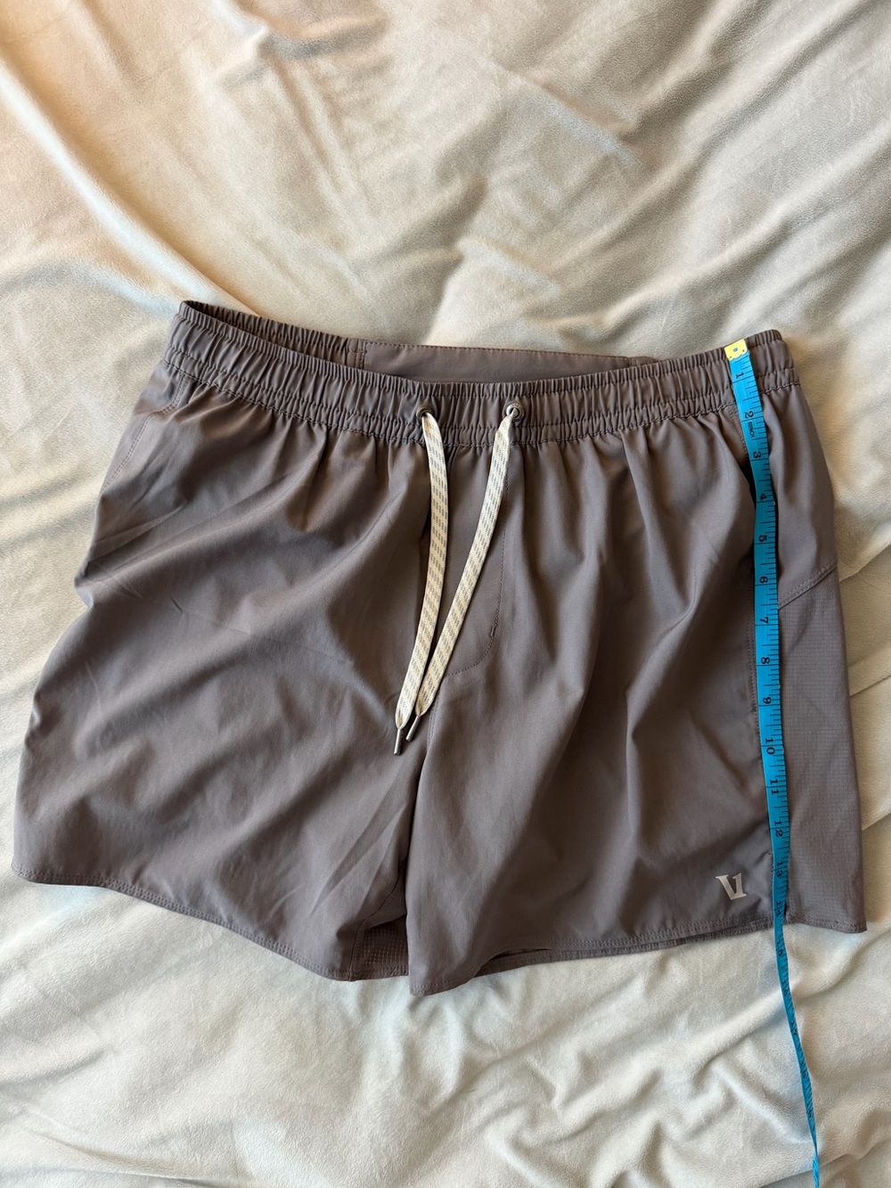 EUC Men’s Vuori lined running shorts size medium m mens